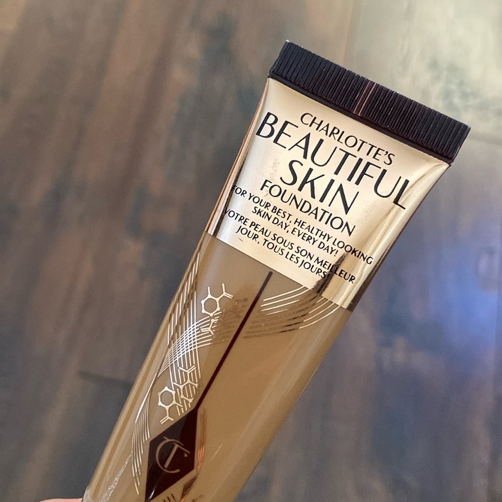Charlotte Tilbury Make up Beautiful Skin Foundation Shade 11 Neutral - Picture 3 of 8
